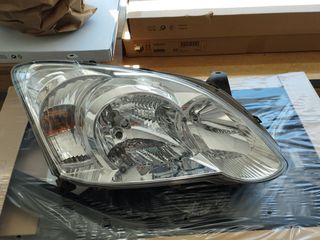 Φανάρι εμπρός δεξι Toyota Corolla 2003-2007-thumb-1