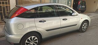 Ford Focus 2000-thumb-3