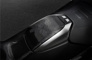 CARBON ΚΑΛΥΜΜΑΤΑ ΤΑΠΑΣ ΒΕΝΖΙΝΗΣ & ΔΙΑΚΟΠΤΗ MOS YAMAHA T-MAX 530 2017-2019