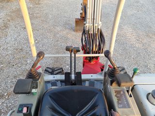 Εκσκαφάκι (διαβολάκι) Takeuchi 2007 TB 135-thumb-8