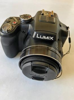 Panasonic Lumix DMC-FZ200 Στην αρχική συσκευασία της