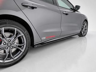 Επιπρόσθετα Μαρσπιέ Ford Focus Mk4 ST / ST-Line (2018-)