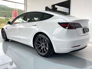 Tesla Model 3 2021-thumb-3