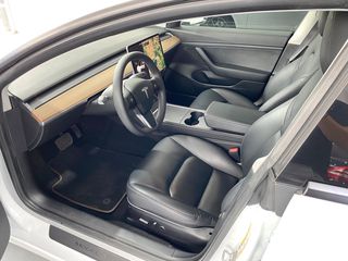Tesla Model 3 2021-thumb-9