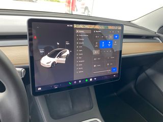 Tesla Model 3 2021-thumb-11