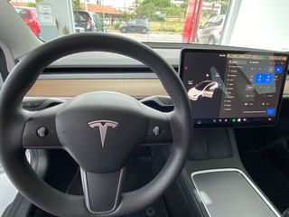 Tesla Model 3 2021-thumb-15
