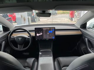 Tesla Model 3 2021-thumb-8