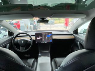 Tesla Model 3 2021-thumb-7