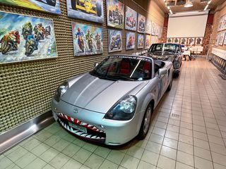 Toyota MR 2 2000-thumb-1