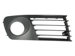 Σίτα προφυλακτήρα δεξιά  (ΚΑΙΝΟΥΡΓΙΑ)  ,SEAT  ,IBIZA  2002-2008  (με ρίγες και θέση για  προβολάκι) 