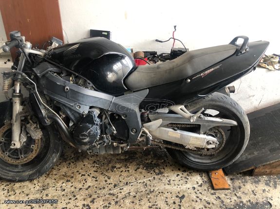 HONDA CBR 1100 XX ΓΙΑ ΑΝΤΑΛΛΑΚΤΙΚΑ ΜΟΝΟ ΣΕ ΚΟΜΜΑΤΙΑ  *MOTO LEADER PARTS*