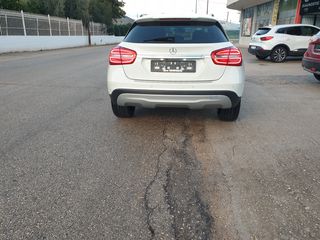 Mercedes-Benz GLA 180 2016  d Style 7G-DCT Bi-Xenon-led -thumb-33