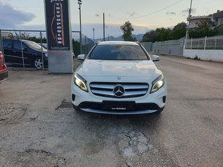 Mercedes-Benz GLA 180 2016  d Style 7G-DCT Bi-Xenon-led -thumb-32