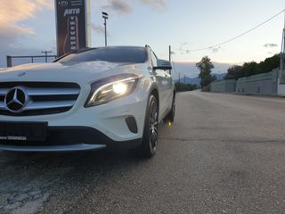 Mercedes-Benz GLA 180 2016  d Style 7G-DCT Bi-Xenon-led -thumb-13