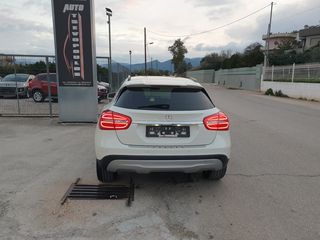 Mercedes-Benz GLA 180 2016  d Style 7G-DCT Bi-Xenon-led -thumb-40