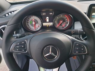 Mercedes-Benz GLA 180 2016  d Style 7G-DCT Bi-Xenon-led -thumb-7