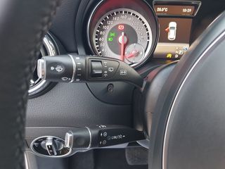 Mercedes-Benz GLA 180 2016  d Style 7G-DCT Bi-Xenon-led -thumb-25