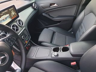 Mercedes-Benz GLA 180 2016  d Style 7G-DCT Bi-Xenon-led -thumb-21