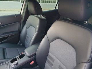 Mercedes-Benz GLA 180 2016  d Style 7G-DCT Bi-Xenon-led -thumb-26