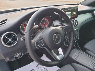 Mercedes-Benz GLA 180 2016  d Style 7G-DCT Bi-Xenon-led -thumb-8
