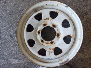 2x nissan pick up-thumb-2