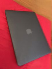 Apple Macbook-thumb-2