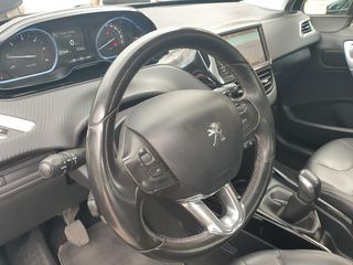 Peugeot 2008 2015-thumb-6
