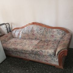ΣΑΛΟΝΙ ΚΑΝΑΠΕΣ ΠΟΛΥΘΡΟΝΕΣ