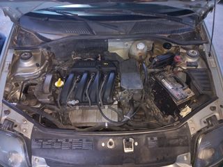 Renault clio II 2002 1.4 16v-thumb-8
