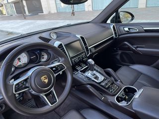Porsche Cayenne 2016 Panorama-thumb-8