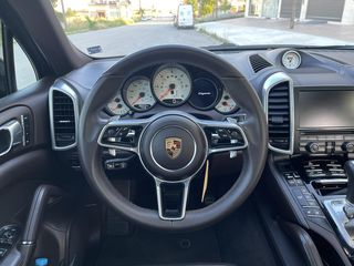 Porsche Cayenne 2016 Panorama-thumb-11