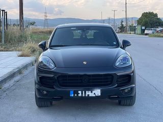 Porsche Cayenne 2016 Panorama-thumb-1