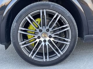 Porsche Cayenne 2016 Panorama-thumb-13