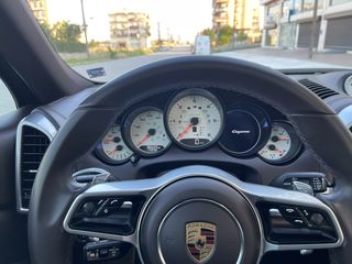 Porsche Cayenne 2016 Panorama-thumb-15