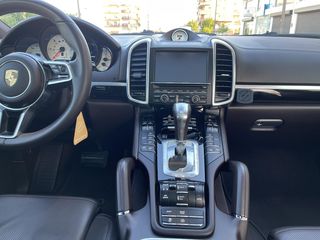 Porsche Cayenne 2016 Panorama-thumb-16