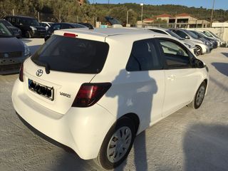 Toyota Yaris 2016-thumb-2