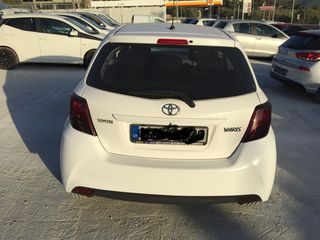 Toyota Yaris 2016-thumb-3