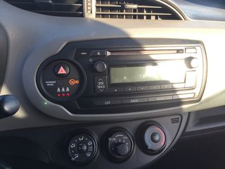 Toyota Yaris 2016-thumb-9