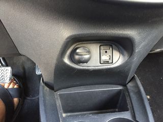 Toyota Yaris 2016-thumb-11