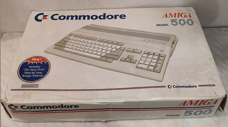 Amiga 500 ΣΤΟ ΚΟΥΤΙ ΤΗΣ, κομπλε, αριστη κατασταση, για συλλεκτη