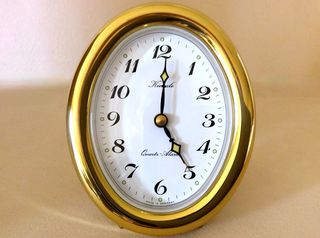 ΚΑΙΝΟΥΡΓΙΟ KIENZLE Quartz Alarm Επιτραπέζιο Ρολόι, Γυαλιστερός Ορείχαλκος / NEW KIENZLE Oval Gold-Tone Polished Brass Metal Quartz-Alarm Desk Table Clock