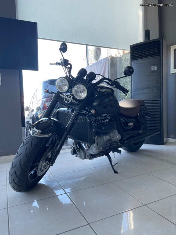 Triumph Rocket III Roadster 2004