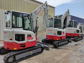 Εκσκαφάκι (διαβολάκι) Takeuchi 2025 TB335R Cabin-thumb-1