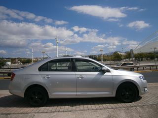 Skoda Rapid 2016 AMBITION TDI SEDAN-thumb-7