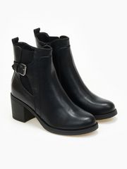 Μποτάκια με λάστιχο και ζώνη - Μαύρο