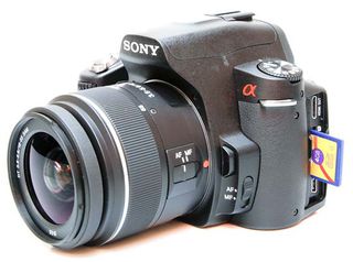 ΠΩΛΕΙΤΑΙ Sony Alpha A390 14.2MP Digital SLR Camera (Kit με φακό 18-55mm )