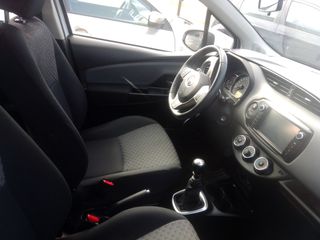 Toyota Yaris 2015 tdi 1,4-thumb-3