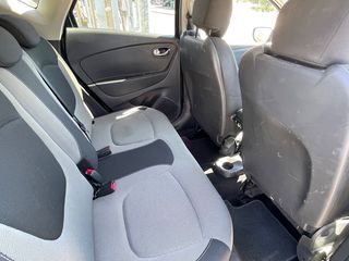 Renault Captur 2016 1.5 dCi Automatic • Navigation • Keyless • Parktronic-thumb-17