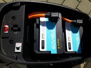 Super Soco 2023 CPX 4000 WATT 2x45AH-thumb-1