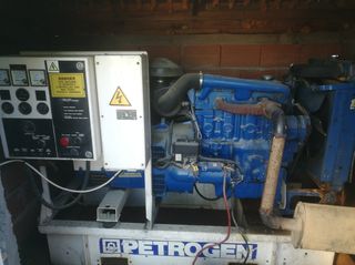 Γεννήτρια 30kva Perkins kinitira